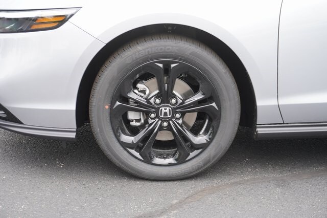 2025 Honda Accord SE - Photo 9