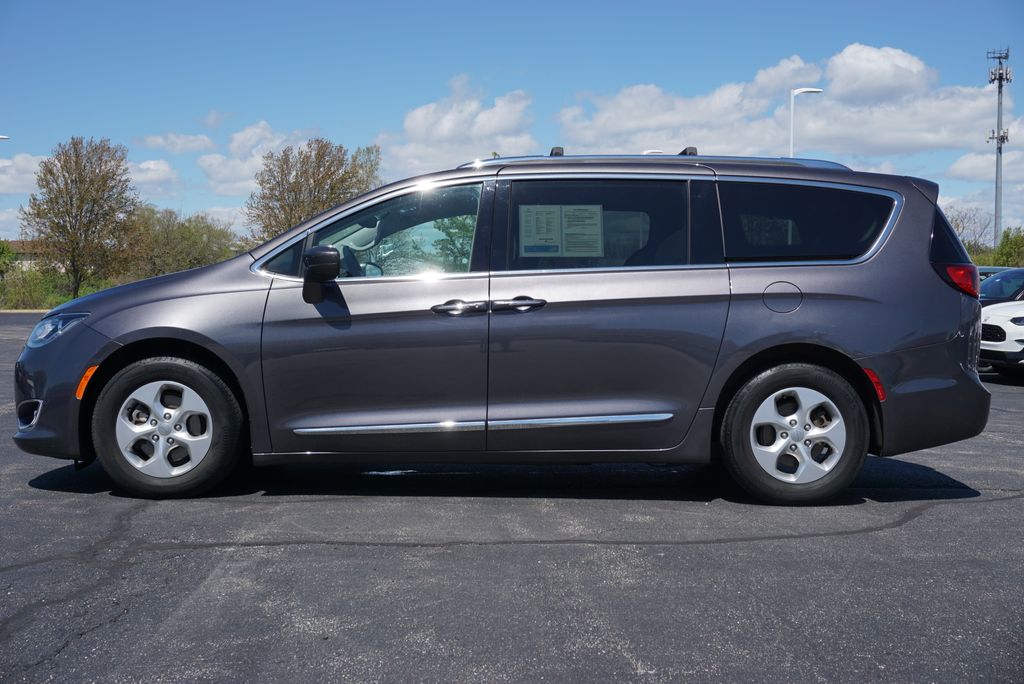 Used 2017 Chrysler Pacifica Touring-L Plus with VIN 2C4RC1EG2HR811892 for sale in Grandville, MI