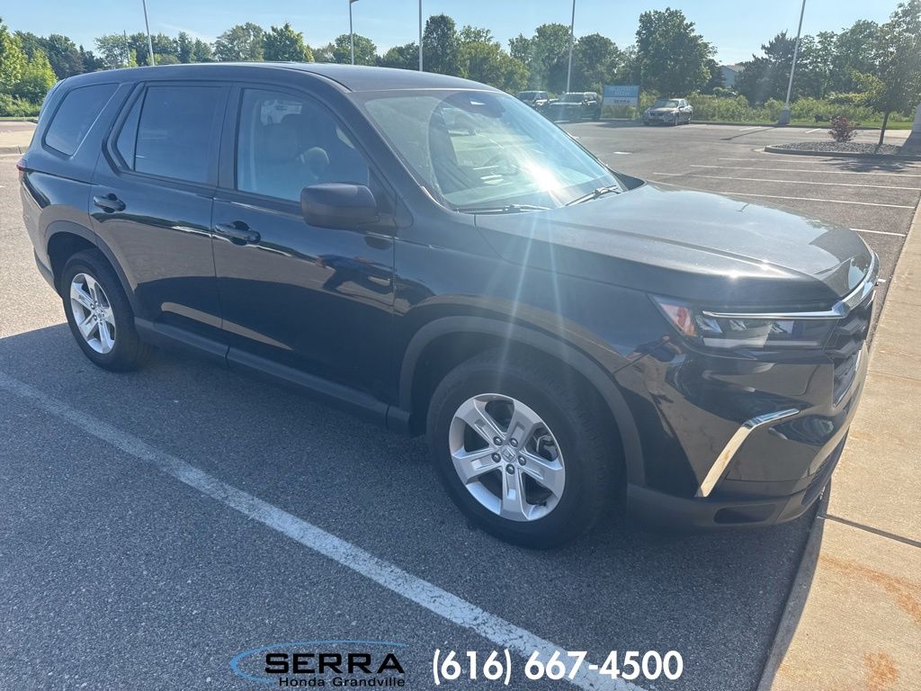 2023 Honda Pilot LX AWD's photo