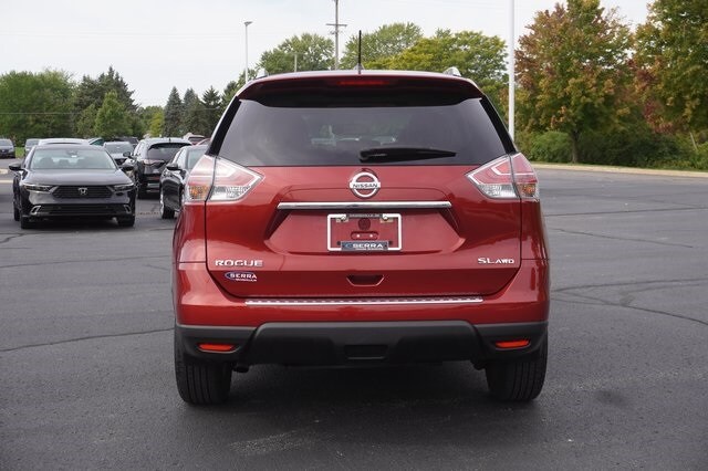 2015 Nissan Rogue SL photo 4