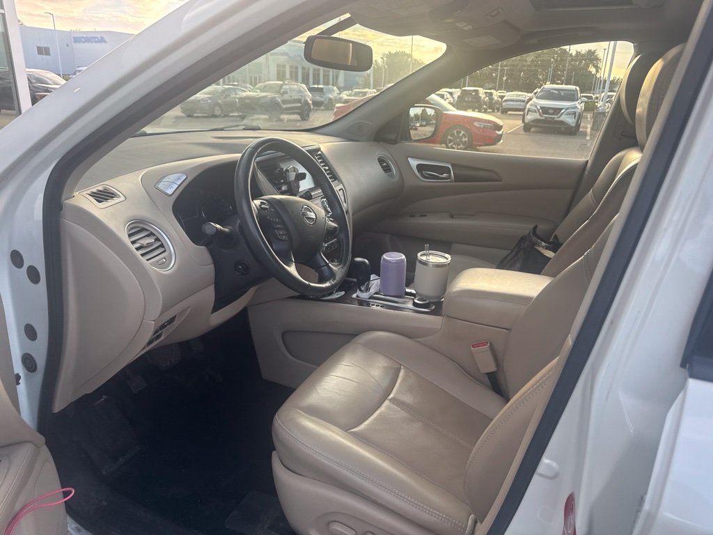 Used 2018 Nissan Pathfinder Platinum with VIN 5N1DR2MM1JC617354 for sale in Grandville, MI