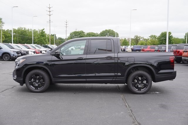 2026 Honda Ridgeline Black Edition photo 2