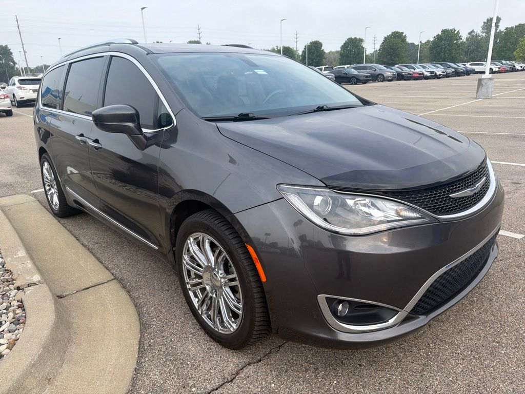 Used 2018 Chrysler Pacifica Touring L Plus with VIN 2C4RC1EG5JR317046 for sale in Grandville, MI