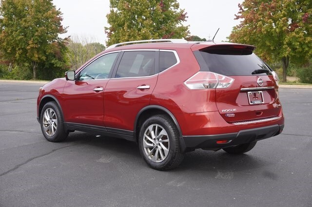 2015 Nissan Rogue SL photo 3