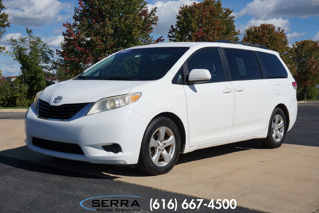 2011 Toyota Sienna LE