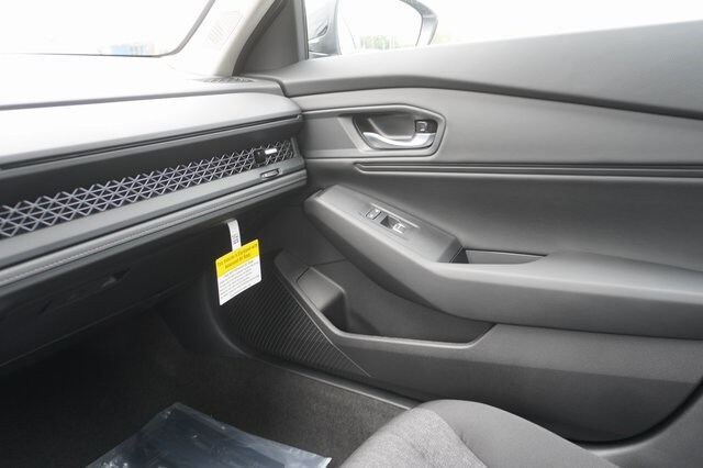 2025 Honda Accord SE - Photo 31