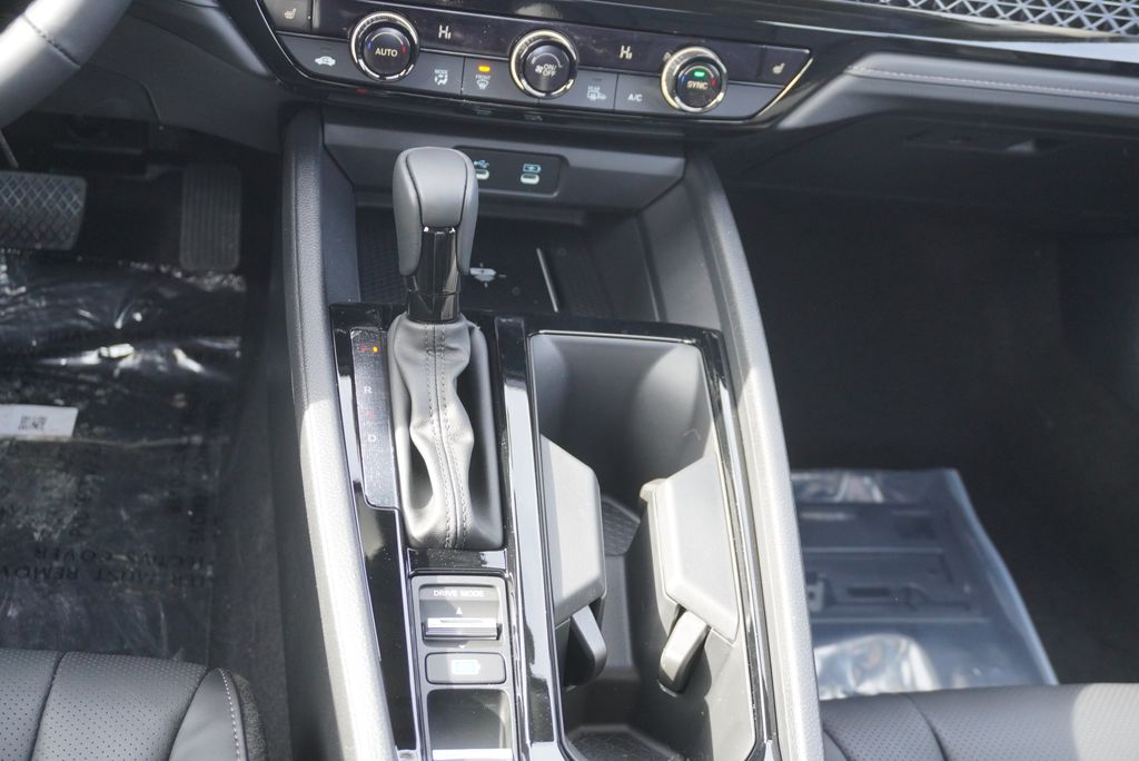 2026 Honda Accord Hybrid EX-L - Photo 17