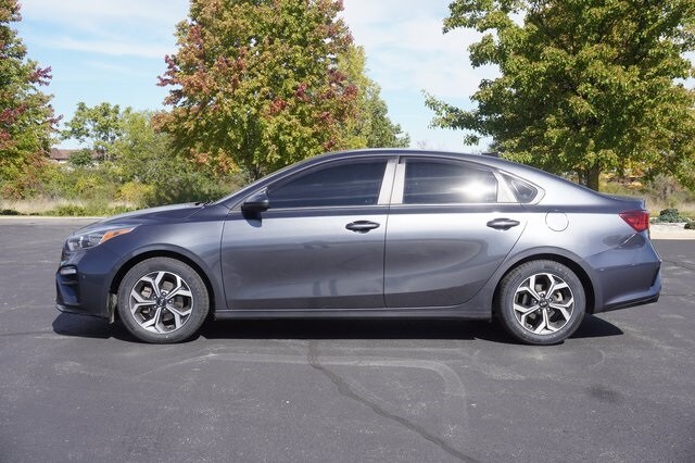 2021 Kia Forte FE LXS photo 2