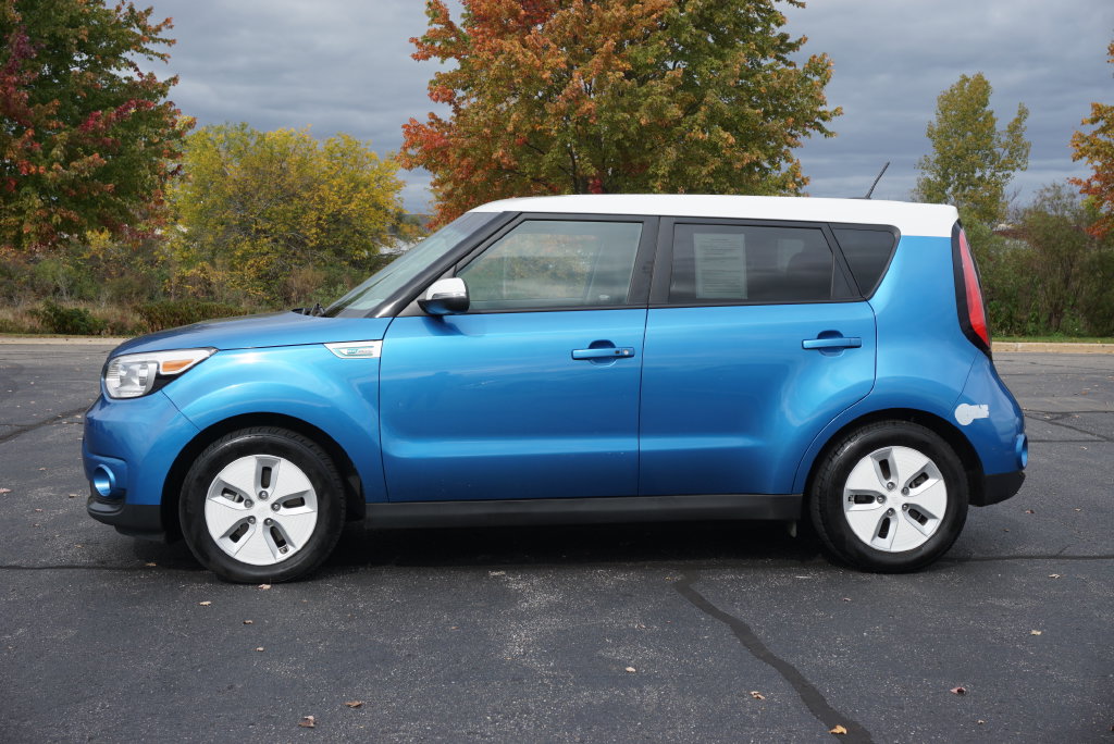 Used 2015 Kia Soul EV Base with VIN KNDJP3AE7F7001335 for sale in Grandville, MI