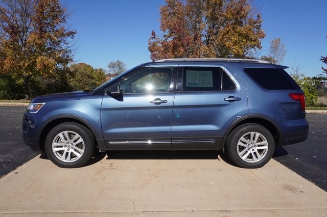 2019 Ford Explorer XLT photo 2