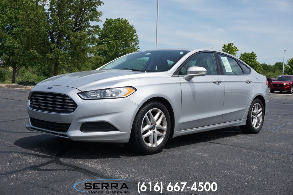 2015 Ford Fusion SE FWD's photo