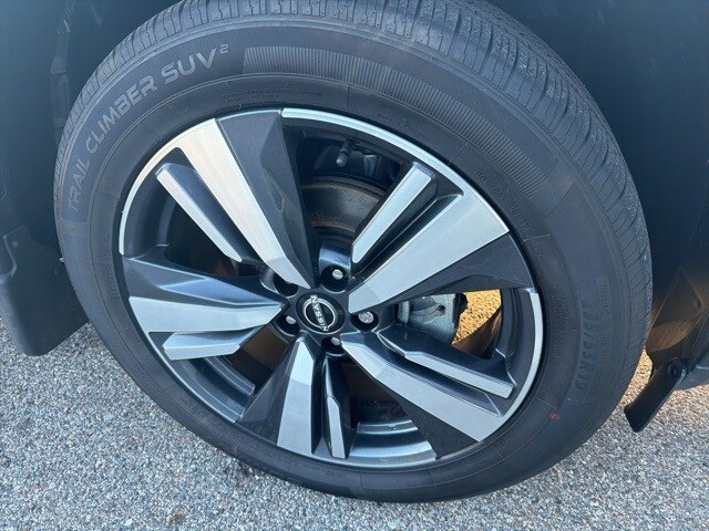 2023 Nissan Rogue SL photo 4