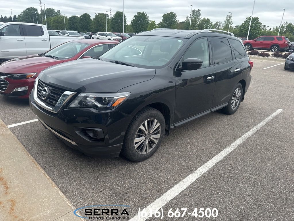 2019 Nissan Pathfinder S 4WD's photo