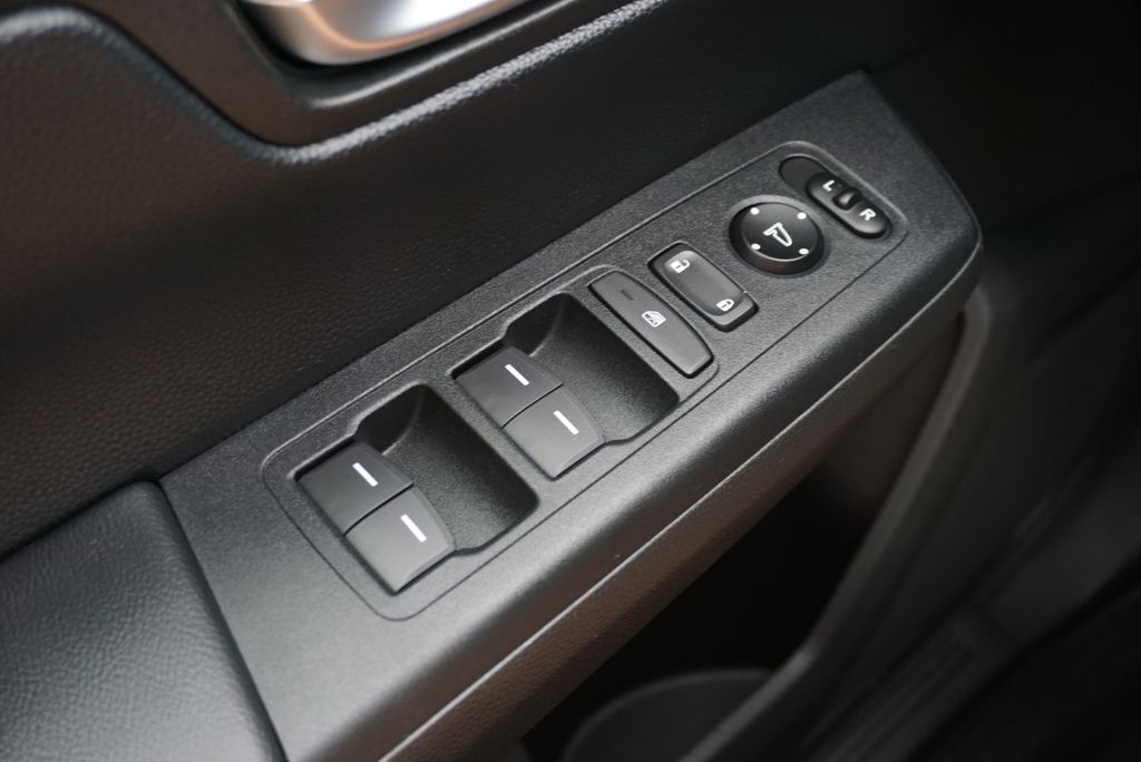 2025 Honda CR-V Sport-L - Photo 30