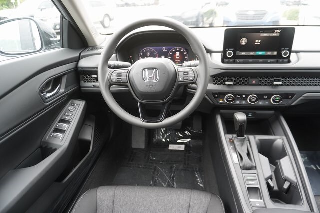 2025 Honda Accord SE - Photo 13