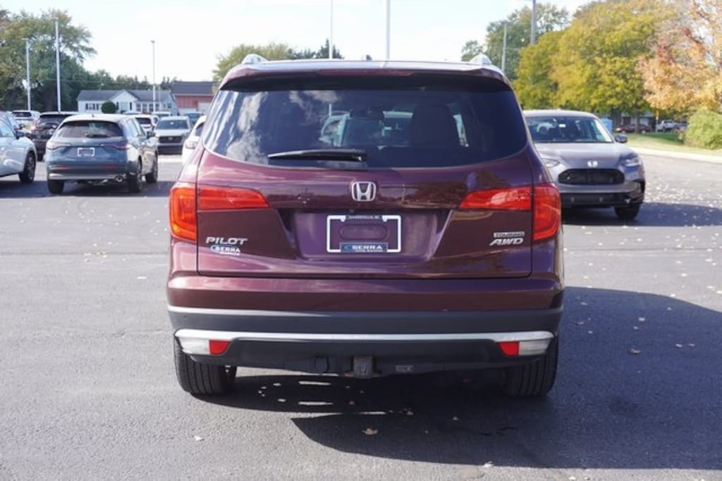 Used 2016 Honda Pilot Touring AWD SUV