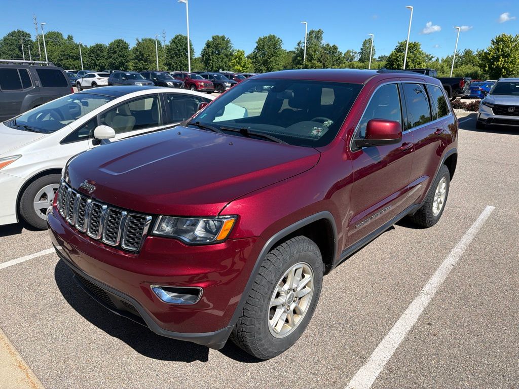Used 2018 Jeep Grand Cherokee Laredo with VIN 1C4RJFAGXJC269948 for sale in Grandville, MI