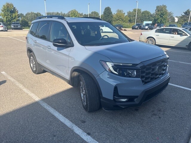 2023 Honda Passport TrailSport photo 2