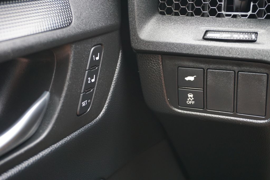 2025 Honda CR-V Sport-L - Photo 29