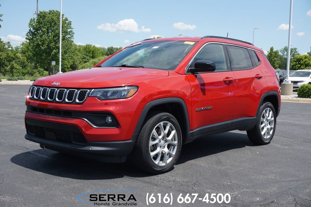2023 Jeep Compass Latitude Lux 4X4's photo