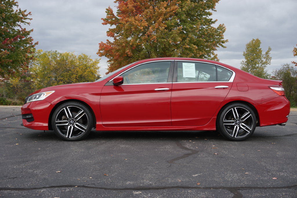 Used 2017 Honda Accord Sport SE with VIN 1HGCR2F17HA040954 for sale in Grandville, MI