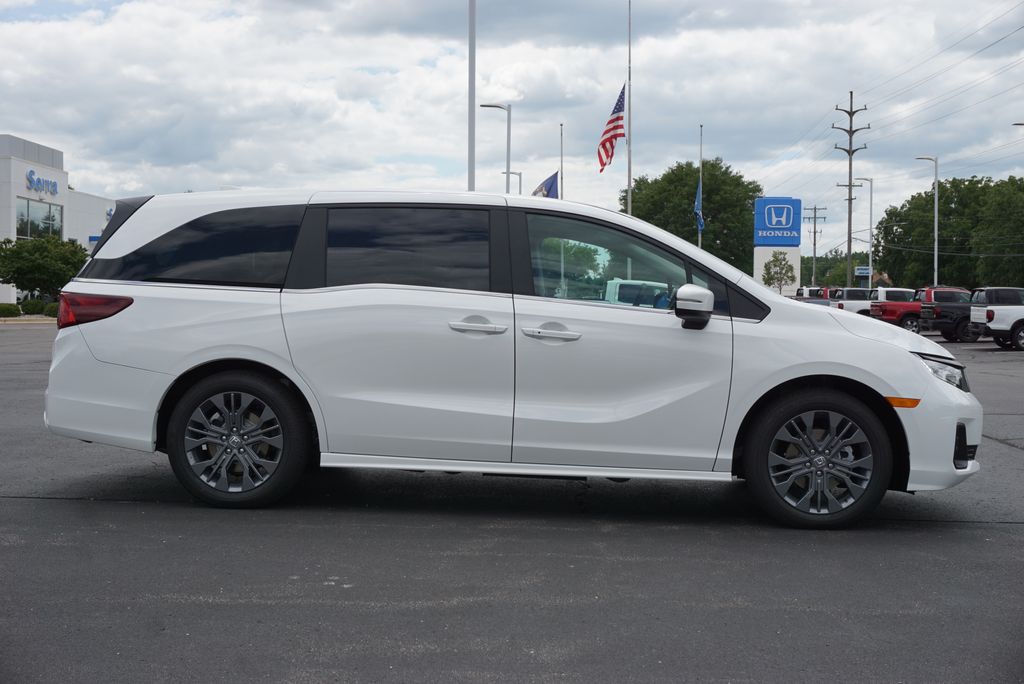 2026 Honda Odyssey Touring - Photo 6