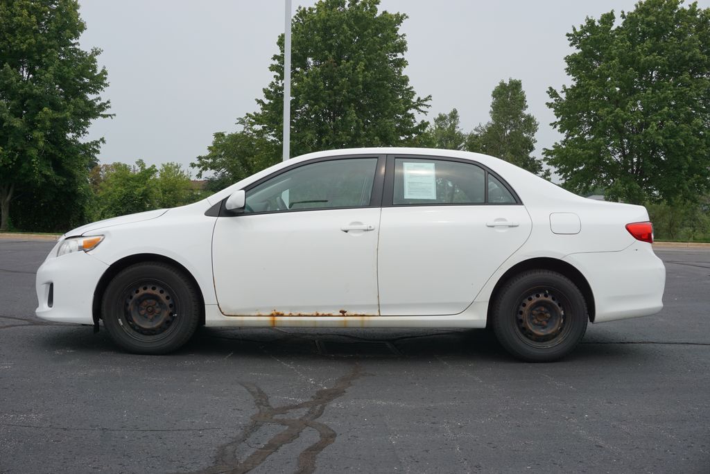 Used 2011 Toyota Corolla LE with VIN 2T1BU4EE5BC740533 for sale in Grandville, MI