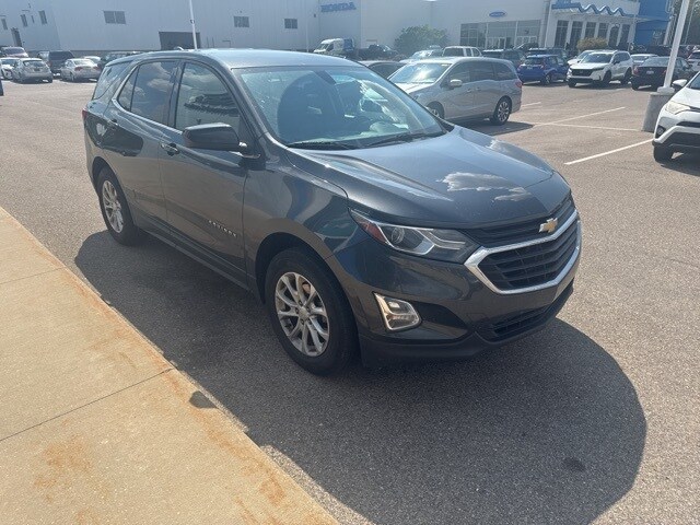 2018 Chevrolet Equinox photo 2