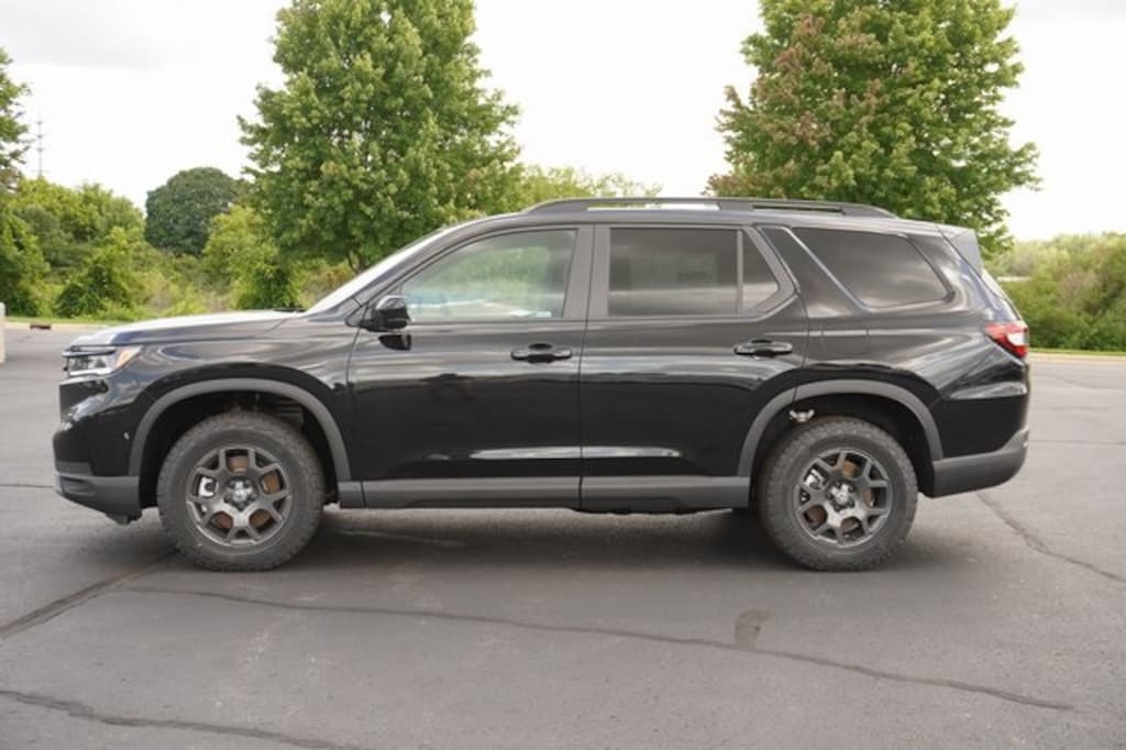 New 2025 Honda Pilot TrailSport SUV