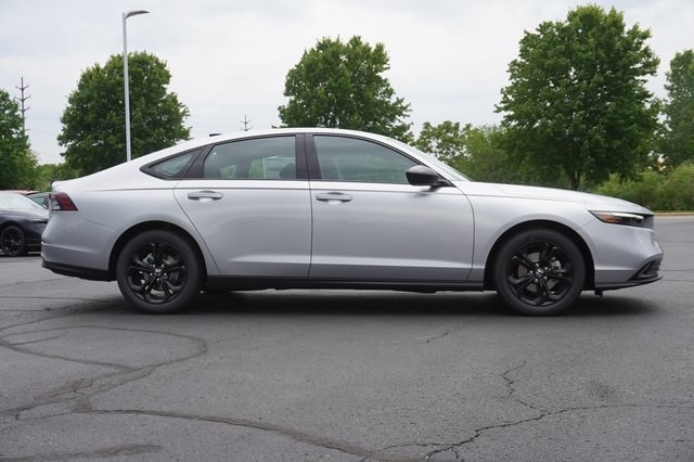 2025 Honda Accord SE - Photo 6