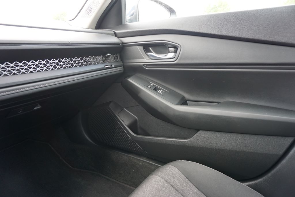 2024 Honda Accord EX - Photo 30