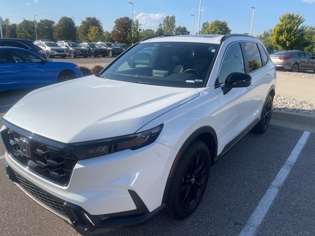 2023 Honda CR-V Hybrid Sport photo 2