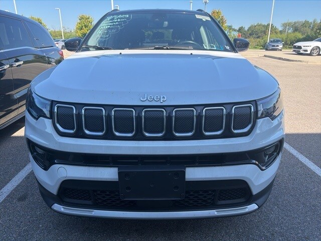 2022 Jeep Compass Limited photo 2