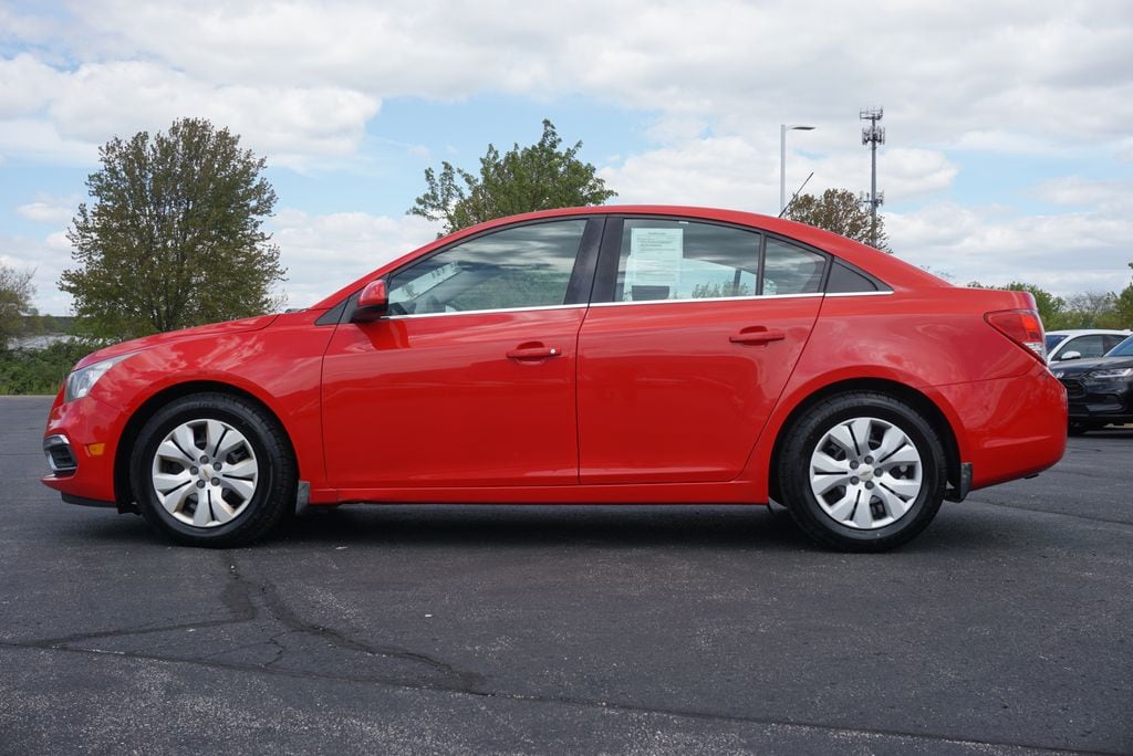 Used 2015 Chevrolet Cruze 1LT with VIN 1G1PC5SB1F7183354 for sale in Grandville, MI