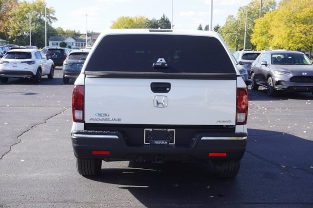 Used 2017 Honda Ridgeline RTL-E AWD Truck Crew Cab