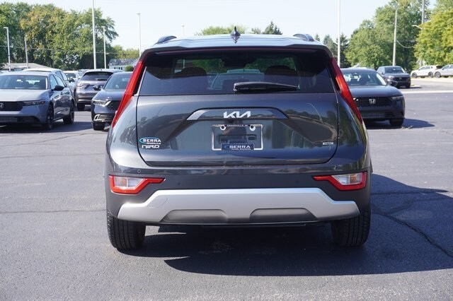 2023 Kia Niro EX photo 4
