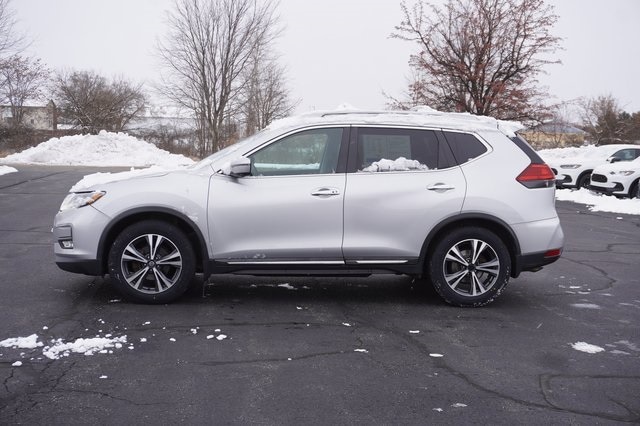 Used 2017 Nissan Rogue SL with VIN 5N1AT2MT6HC778062 for sale in Grandville, MI
