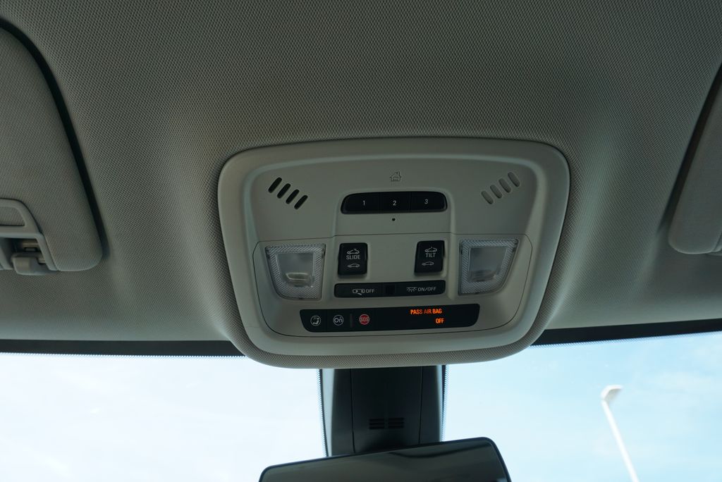 2018 Chevrolet Traverse Premier - Photo 35