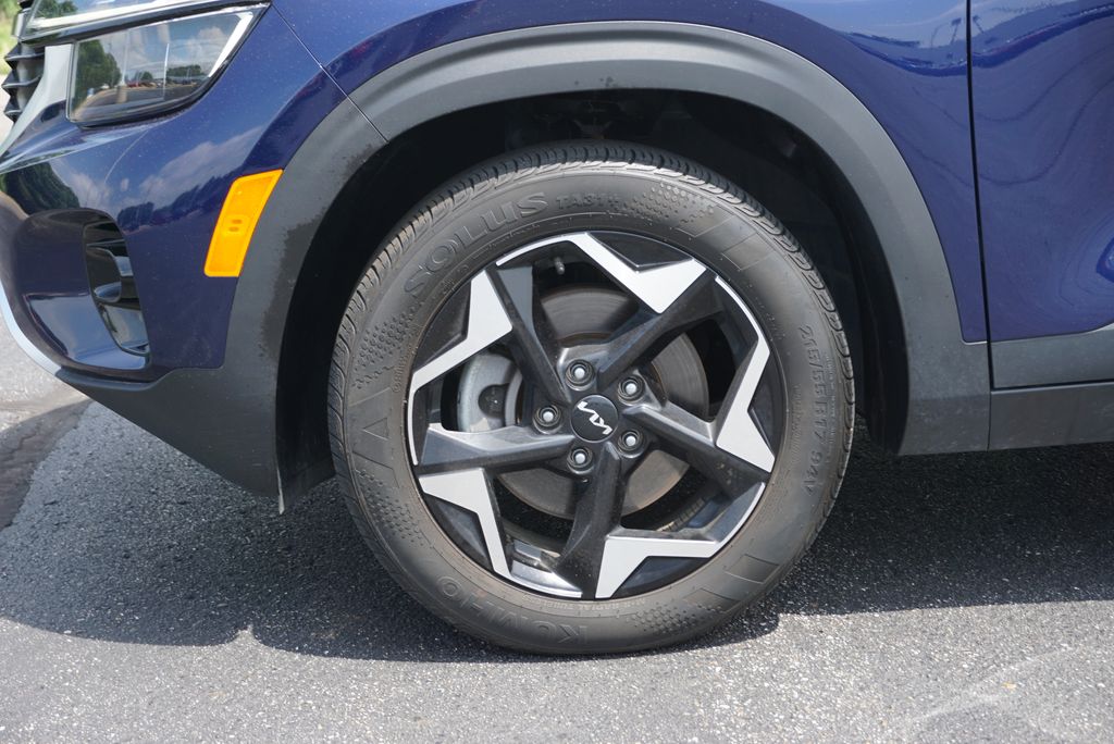 2024 Kia Seltos EX - Photo 9