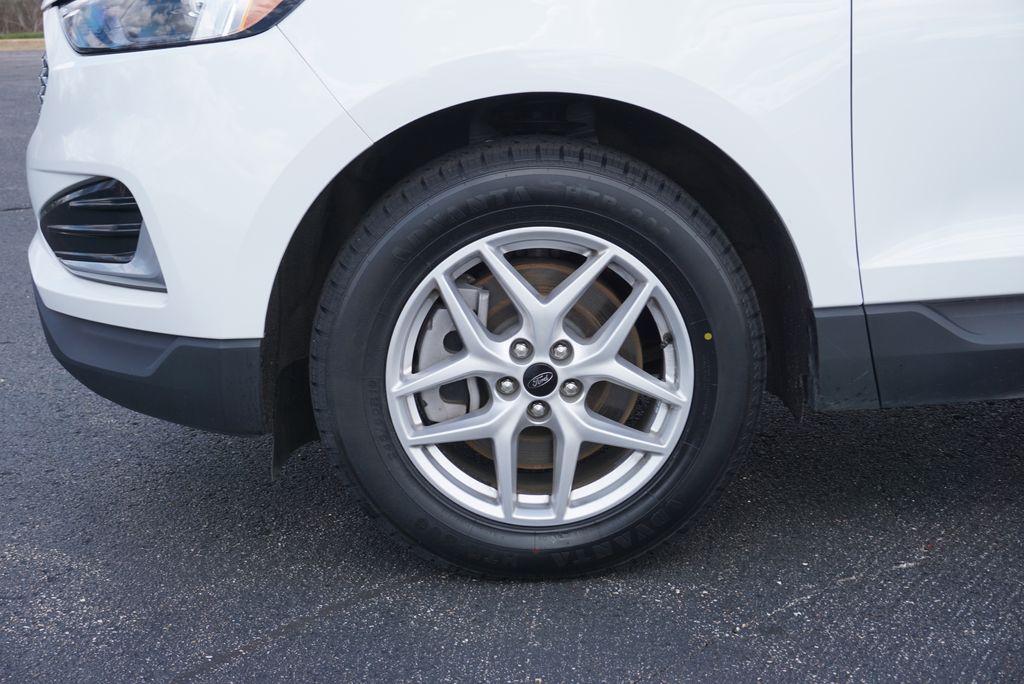 2024 Ford Edge SEL - Photo 9