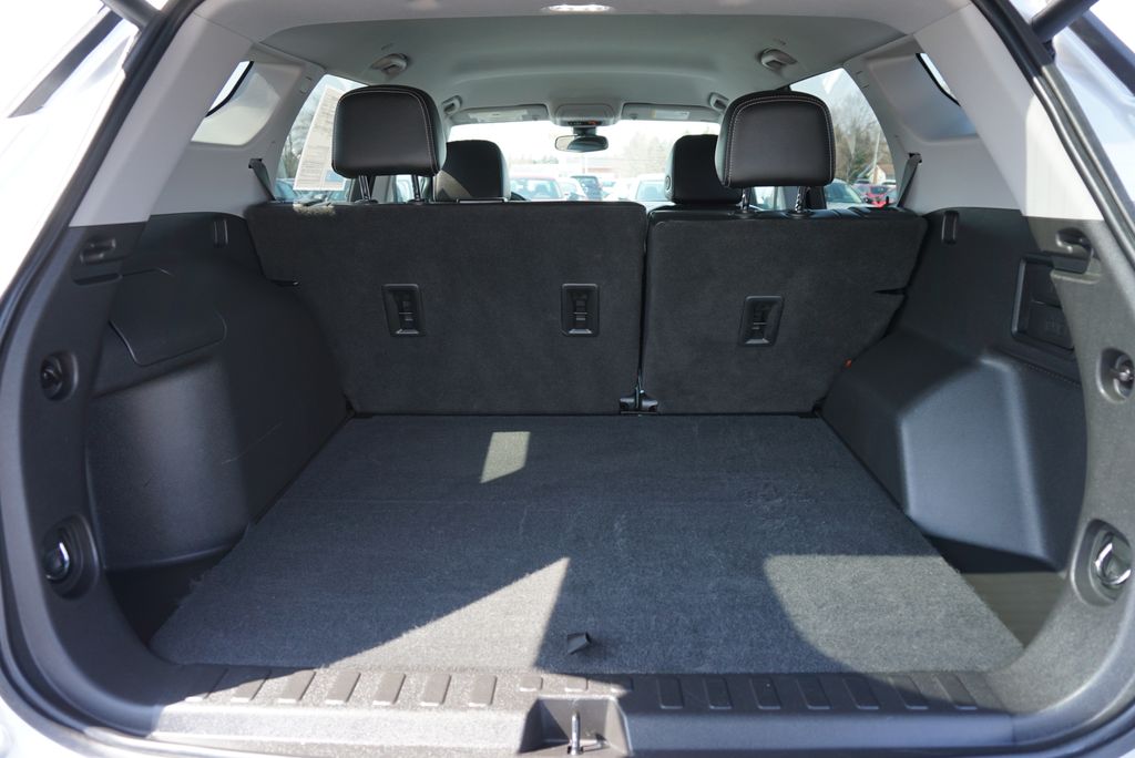 2022 GMC Terrain SLT - Photo 11