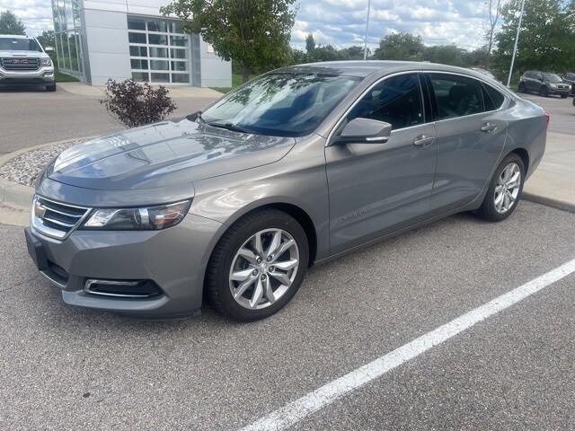2018 Chevrolet Impala 1LT photo 2