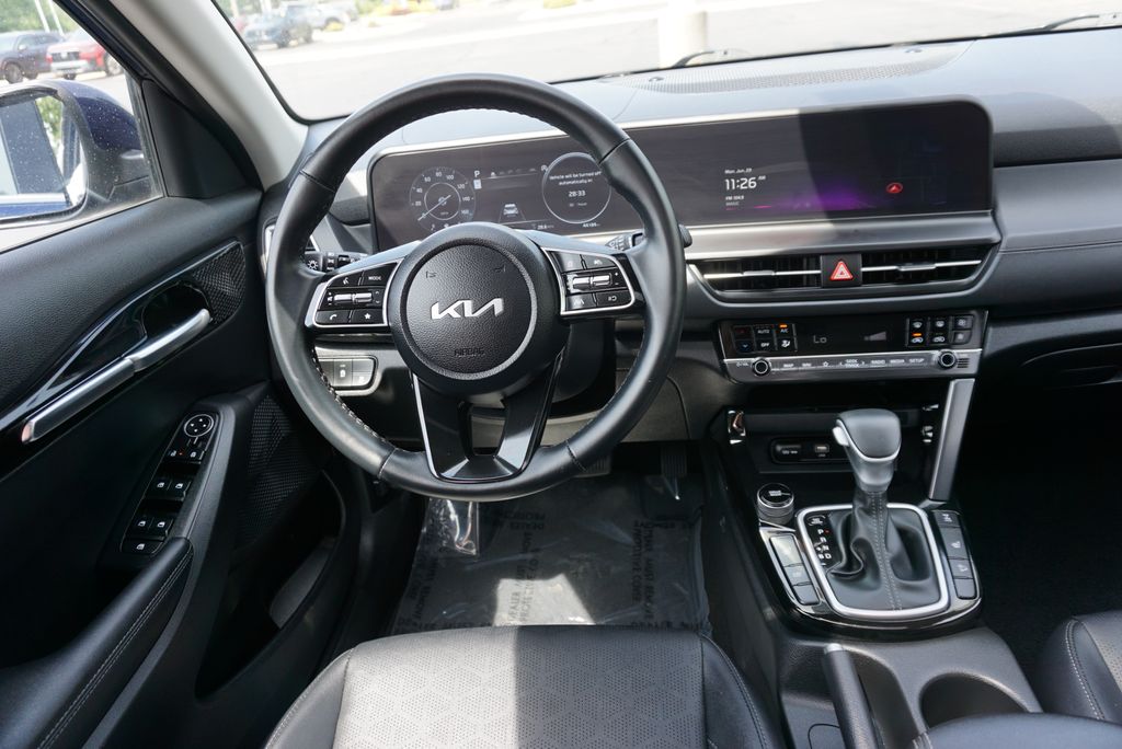 2024 Kia Seltos EX - Photo 13