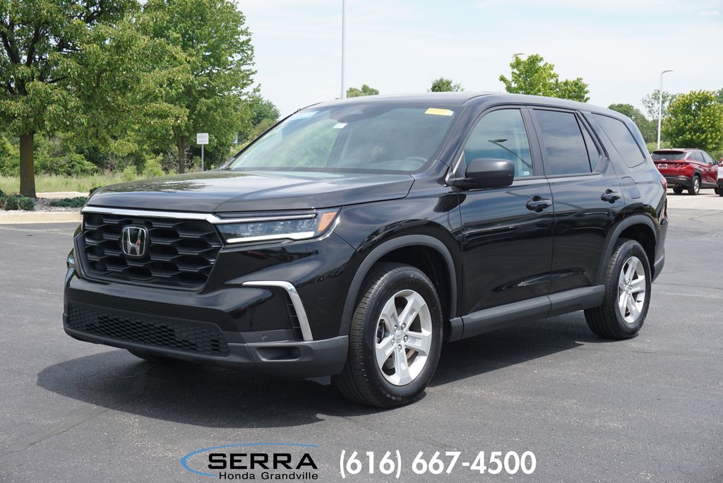 2023 Honda Pilot LX AWD's photo