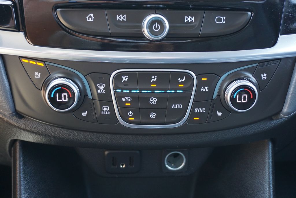 2018 Chevrolet Traverse Premier - Photo 25