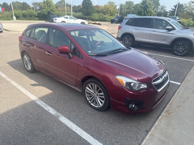 2014 Subaru Impreza 2.0i Limited photo 2