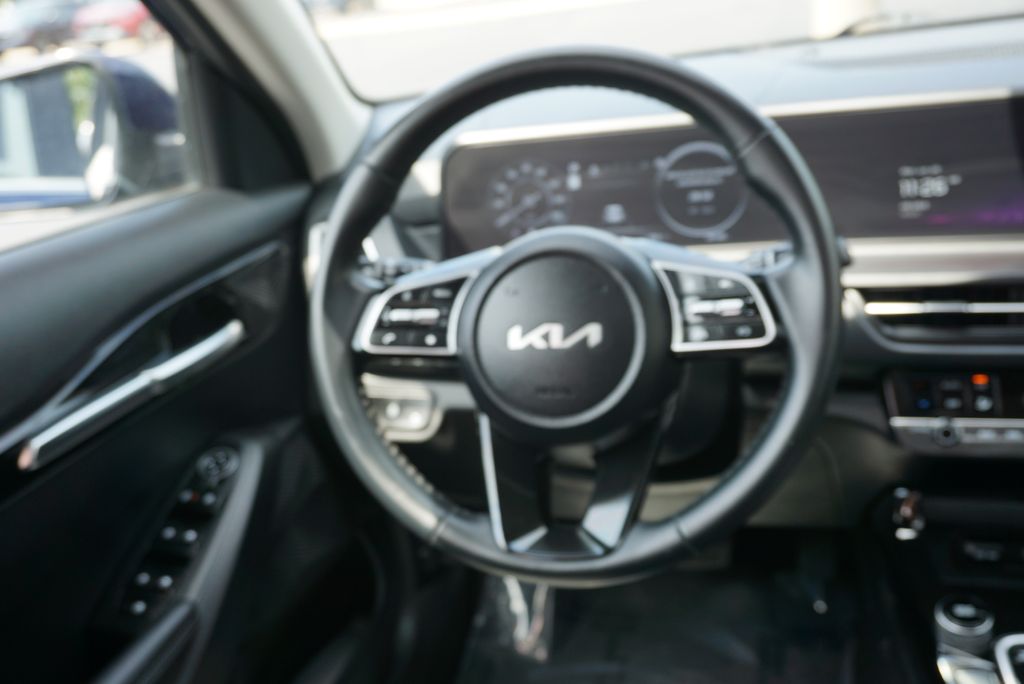 2024 Kia Seltos EX - Photo 14