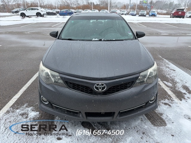 2012 Toyota Camry SE's photo