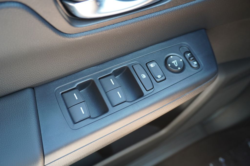 2025 Honda CR-V Sport-L - Photo 32