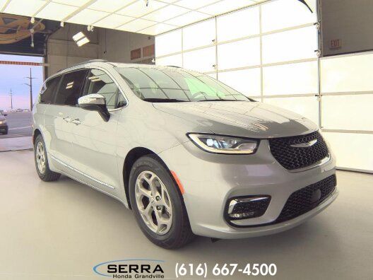 2023 Chrysler Pacifica's photo